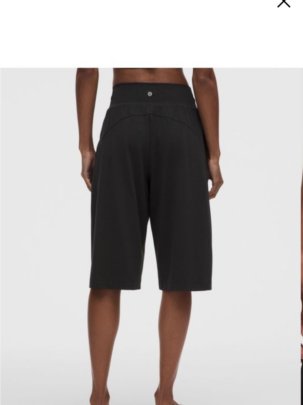 Grove mid-rise related Bermuda short lululemon
Size 10